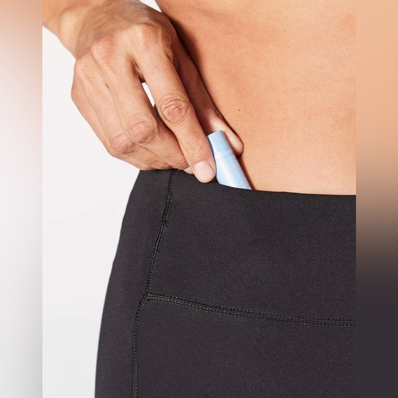 Lululemon Speed Up Crop 21” - Size 4 - Black - Picture 12 of 14